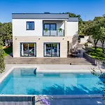 Golem By Interhome *