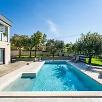 Golem By Interhome