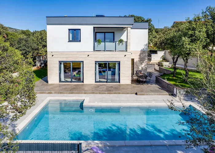 Golem By Interhome *