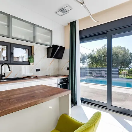 Golem By Interhome * Vrana (Zadar)
