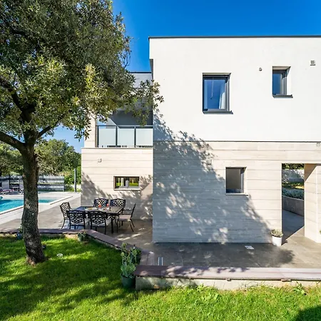Golem By Interhome *