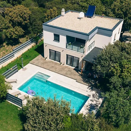 Golem By Interhome